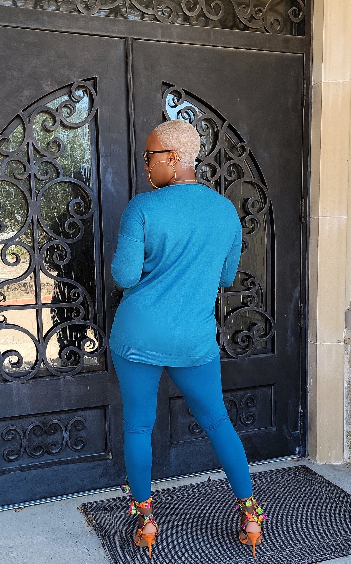 PLUS SIZE--Saturday Morning V-Neck Center Seam Sweater Set (Ocean Blue)